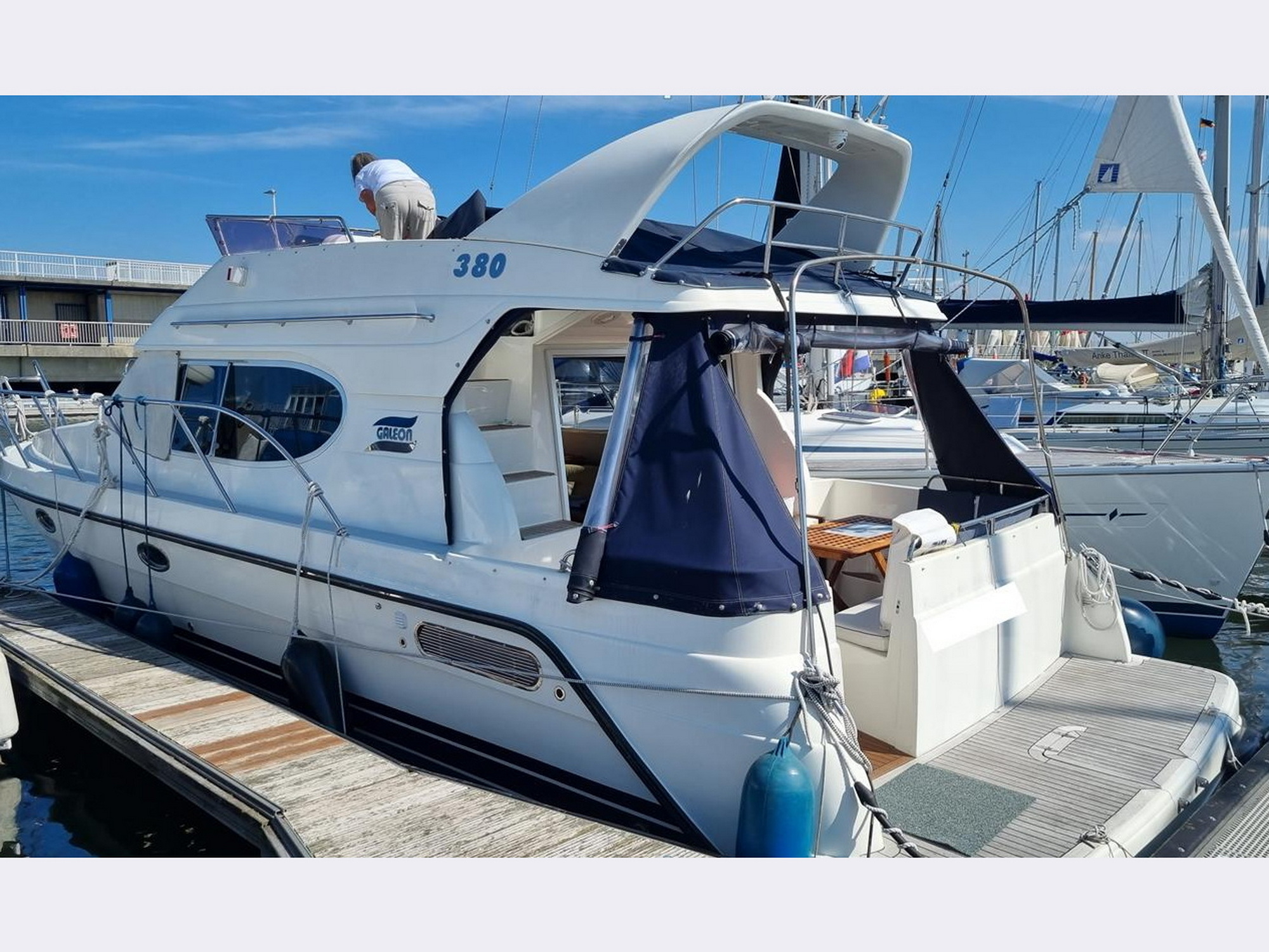 Galeon 380 Fly Motoryacht kaufen - HW Bootcenter