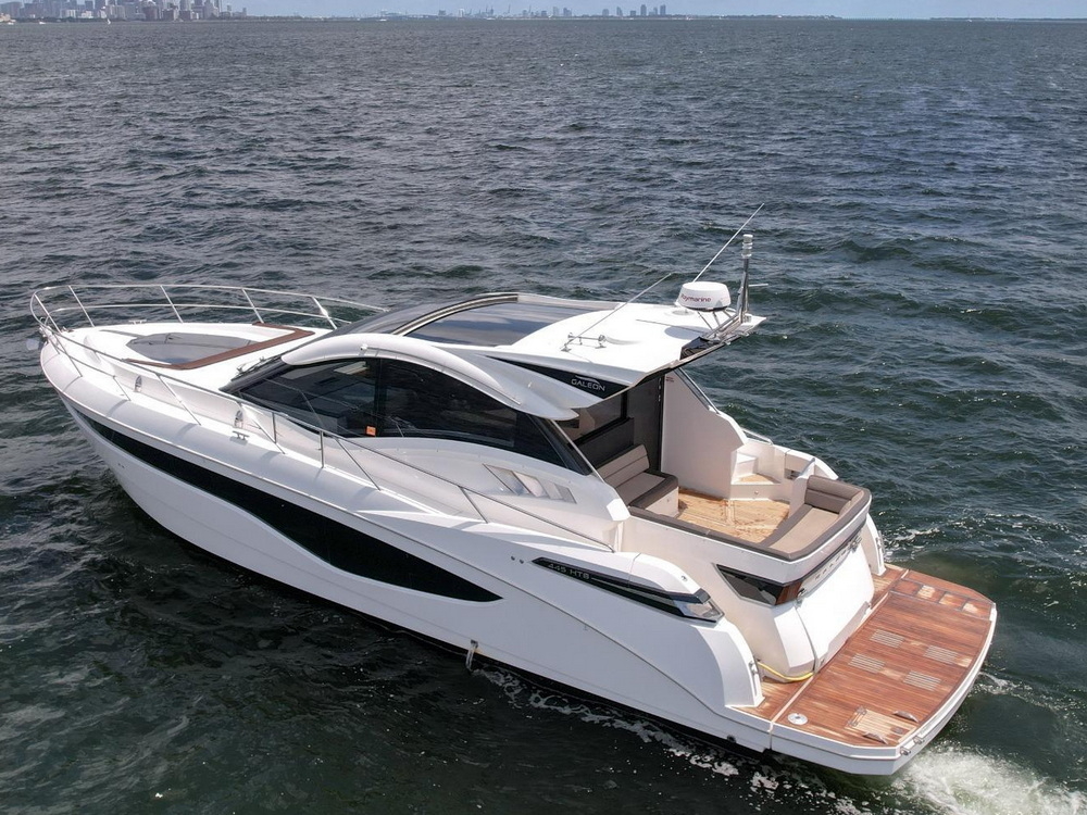 Galeon 445 HTS Motoryacht kaufen - HW Bootcenter