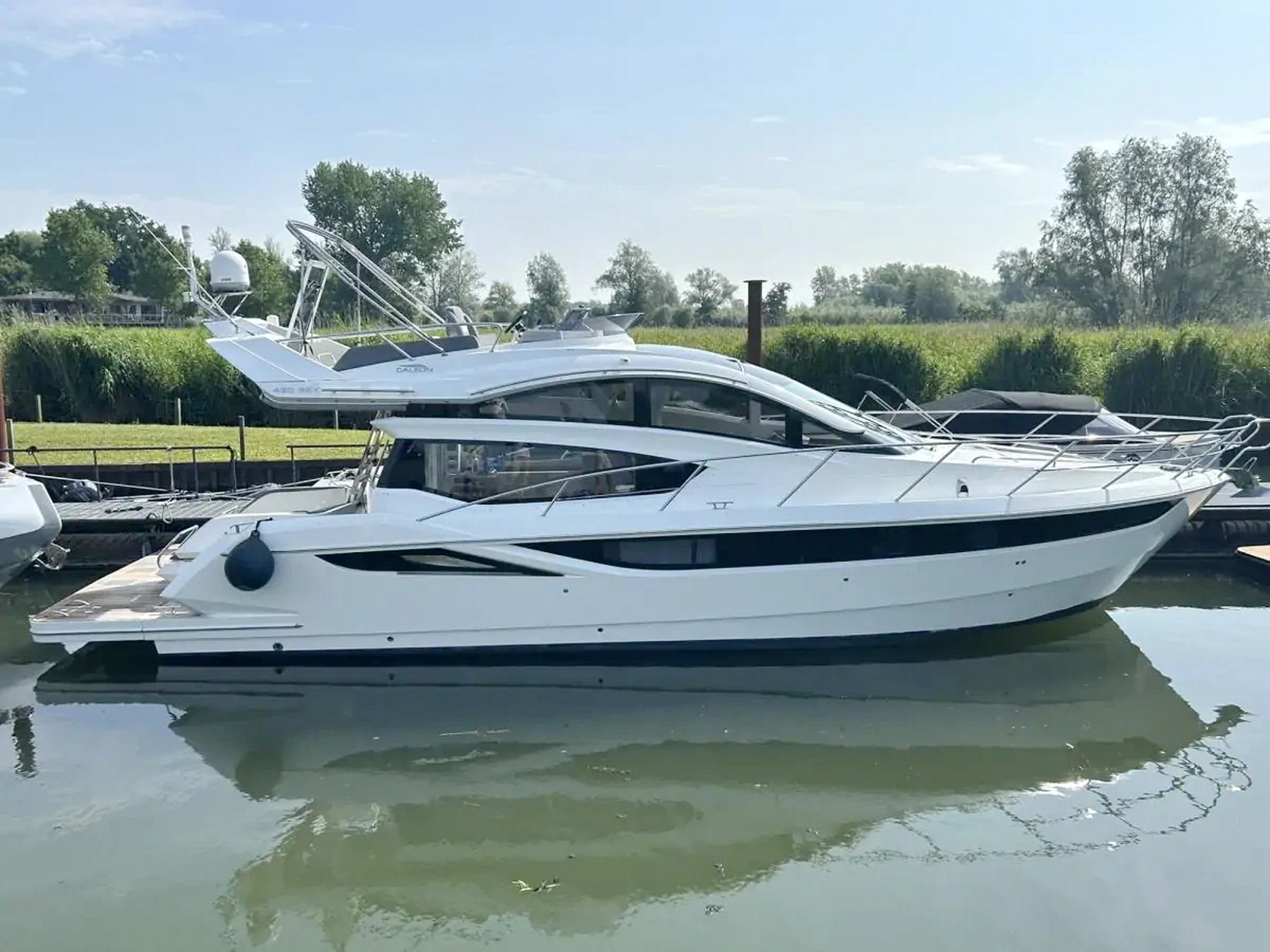 Galeon 430 Skydeck Motoryacht kaufen - HW Bootcenter
