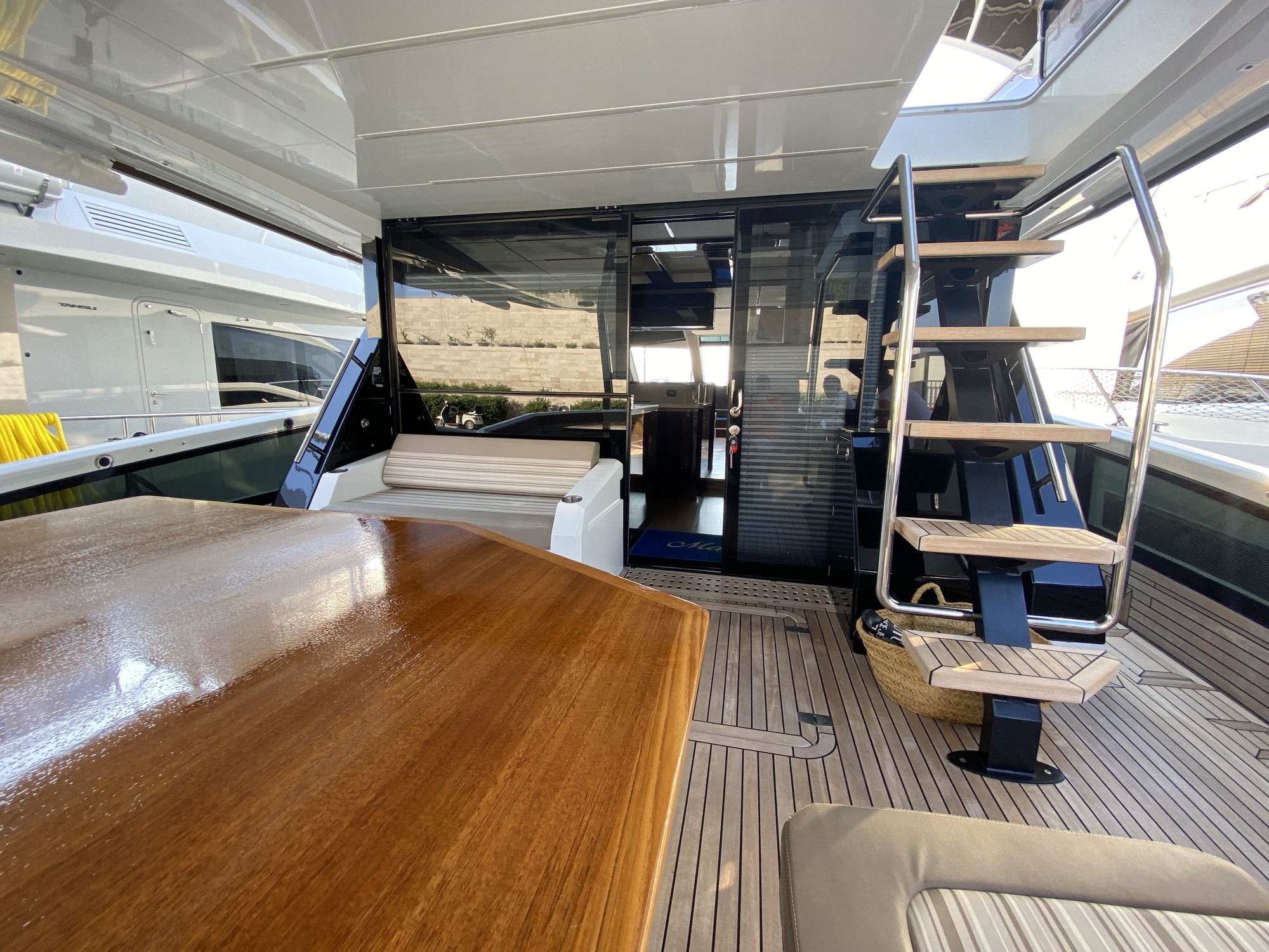 Galeon 640 Fly Motoryacht kaufen - HW Bootcenter