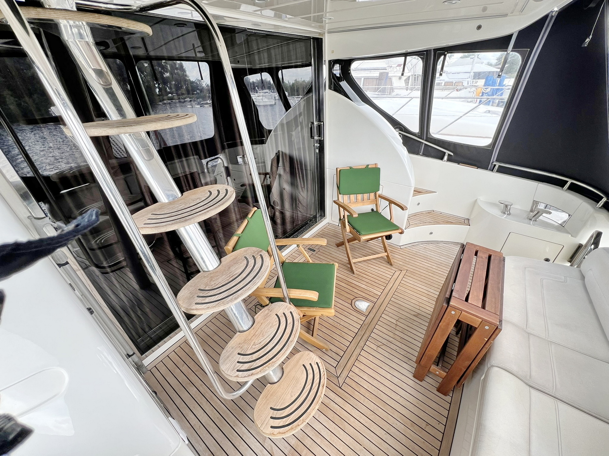 Azimut 52 Motoryacht kaufen - HW Bootcenter