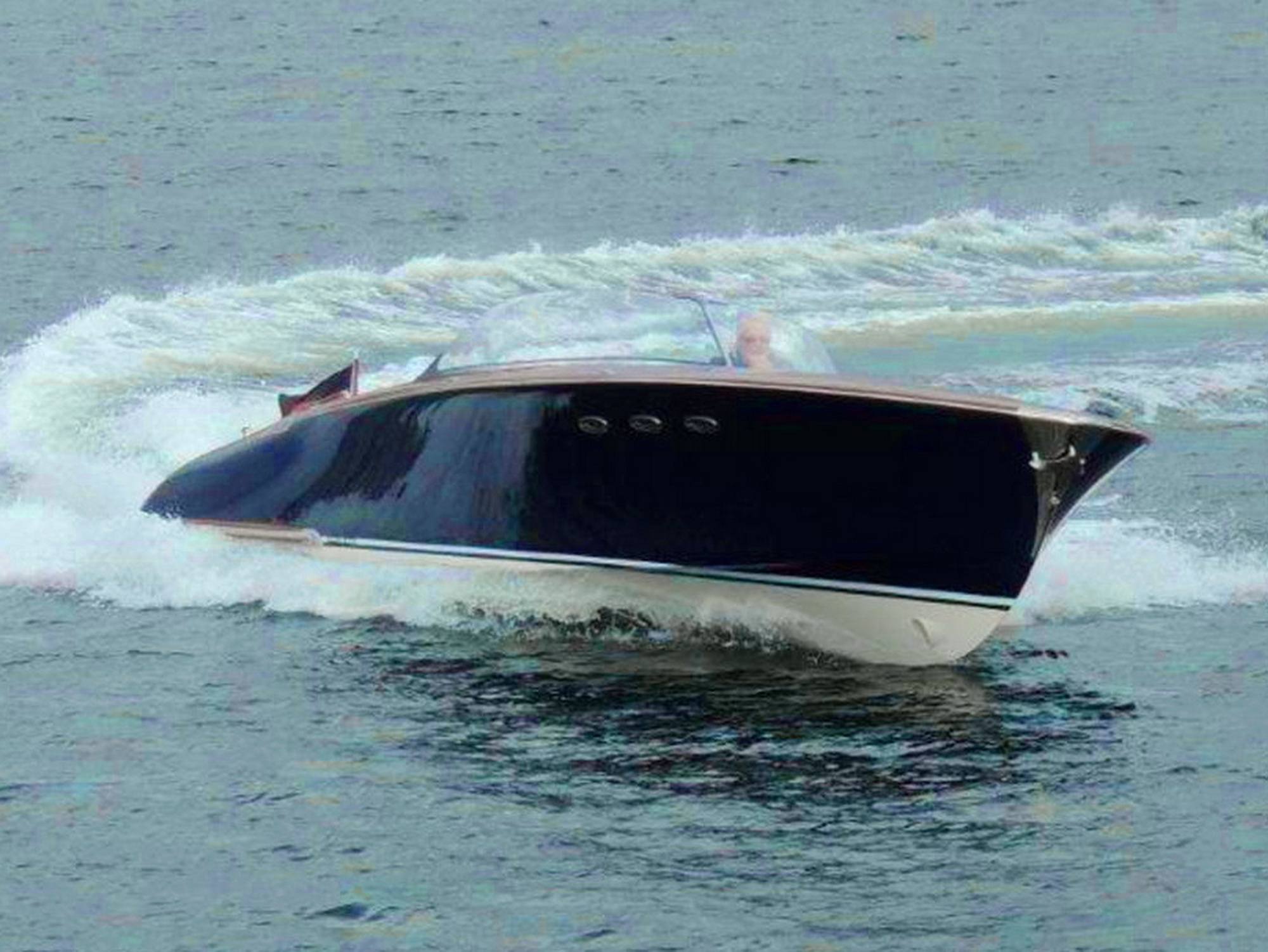 Runabout 33 Motoryacht kaufen - HW Bootcenter