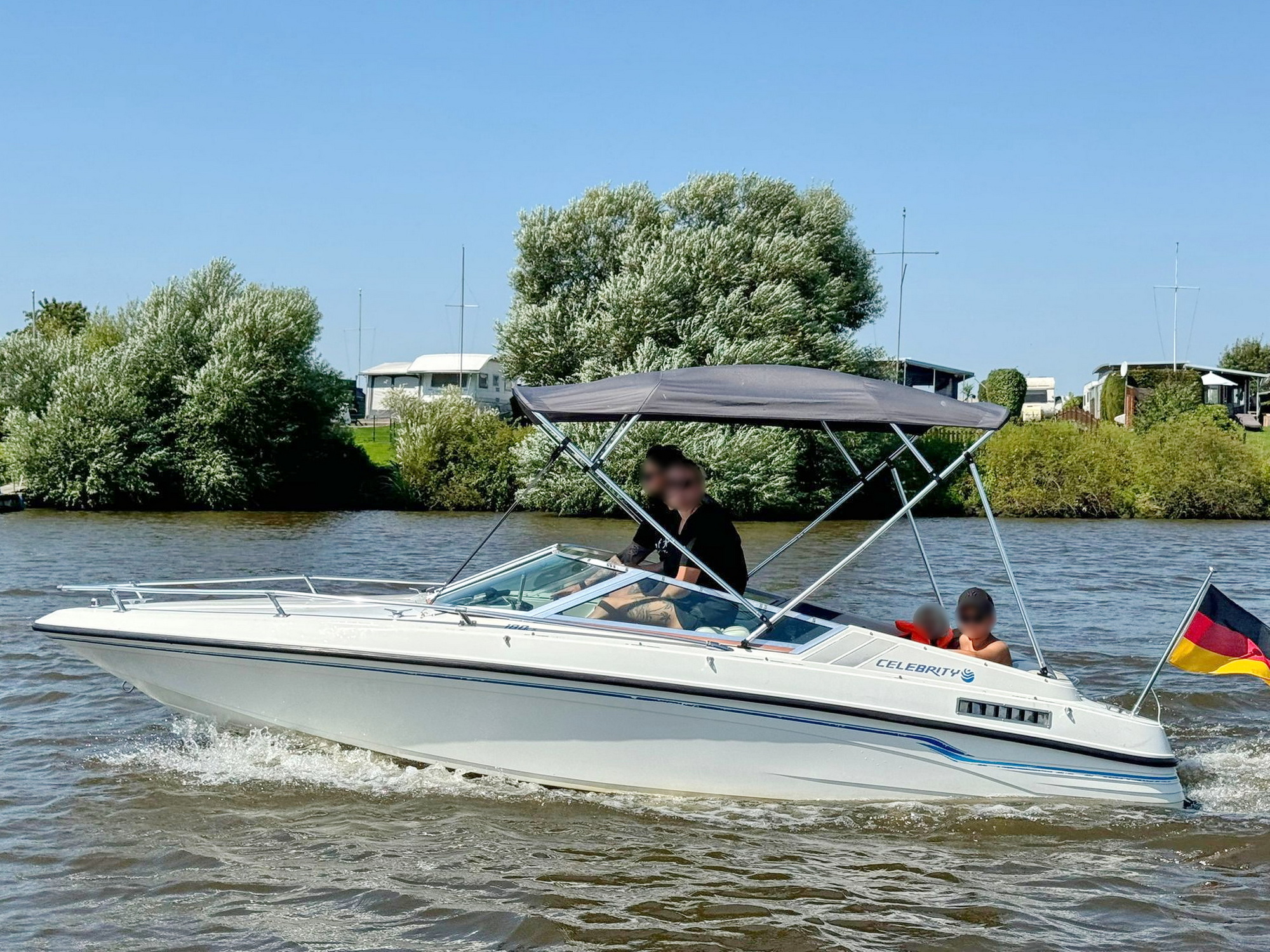 Celebrity 180 CX Motoryacht kaufen - HW Bootcenter
