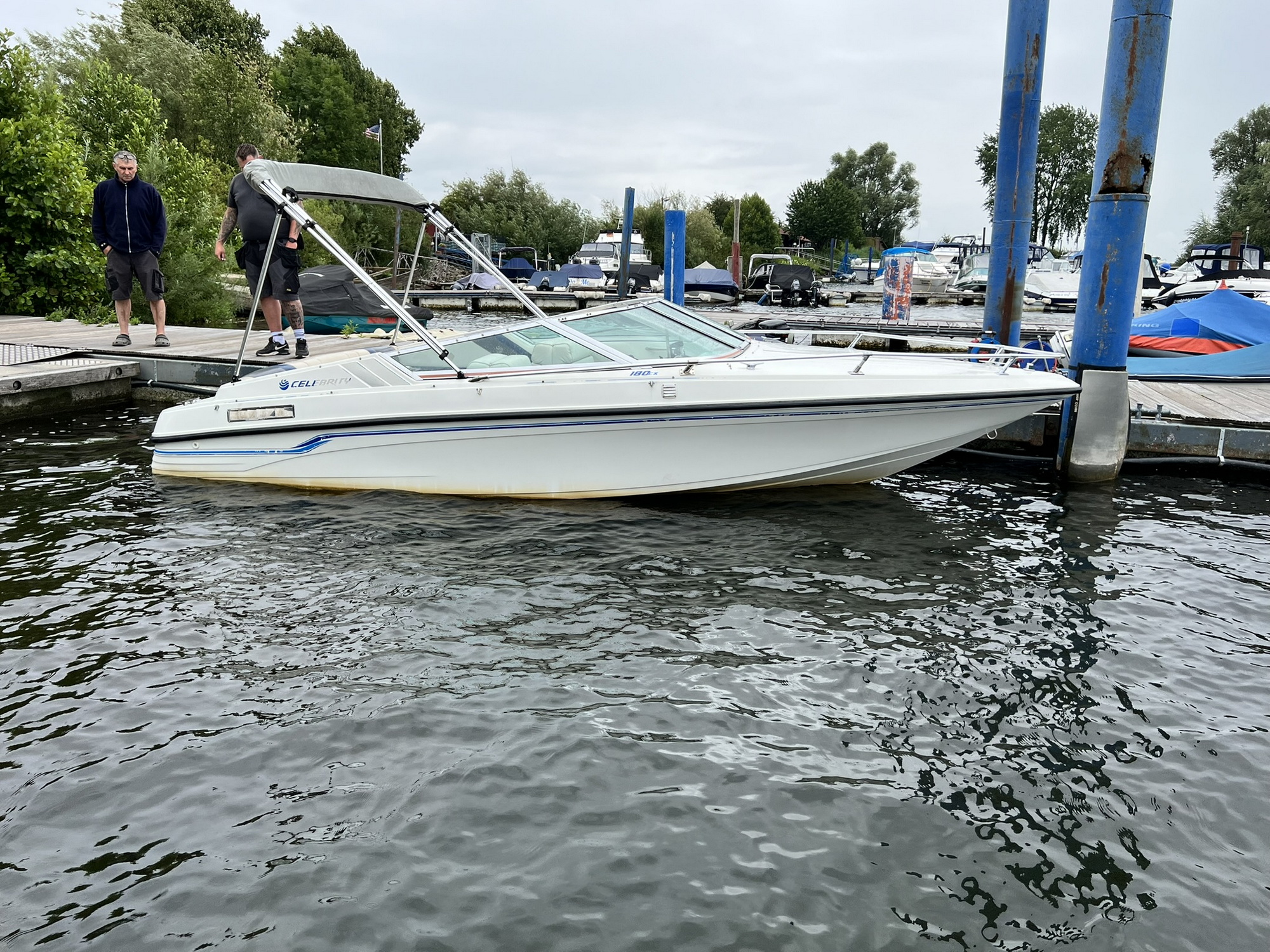Celebrity 180 CX Motoryacht kaufen - HW Bootcenter