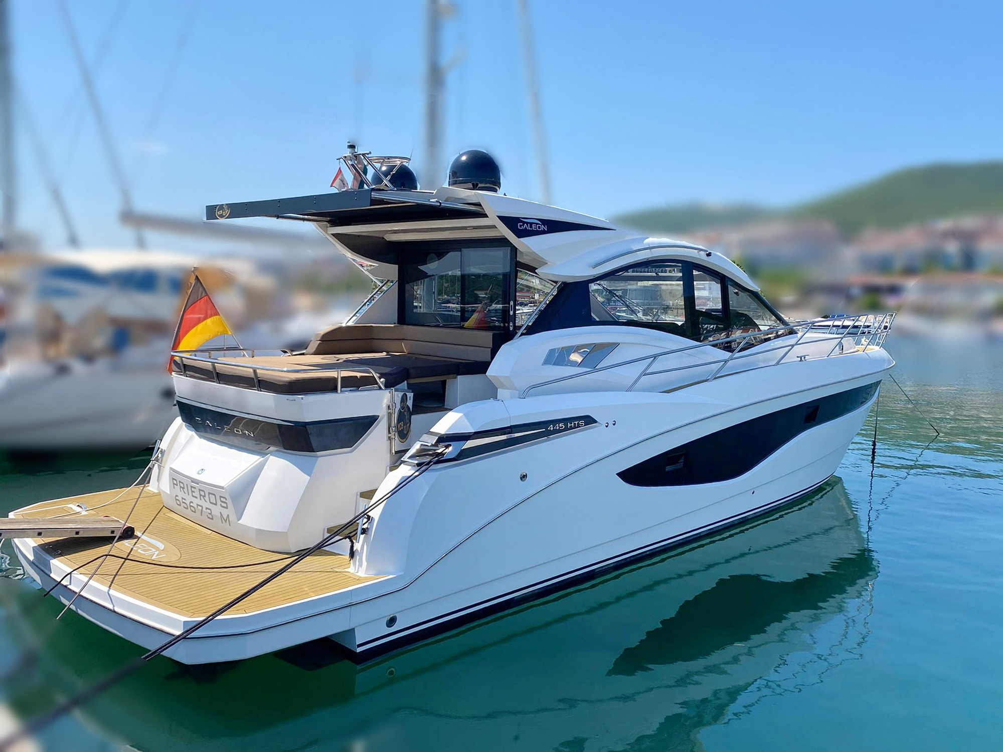 Galeon 445 HTS Motoryacht kaufen - HW Bootcenter