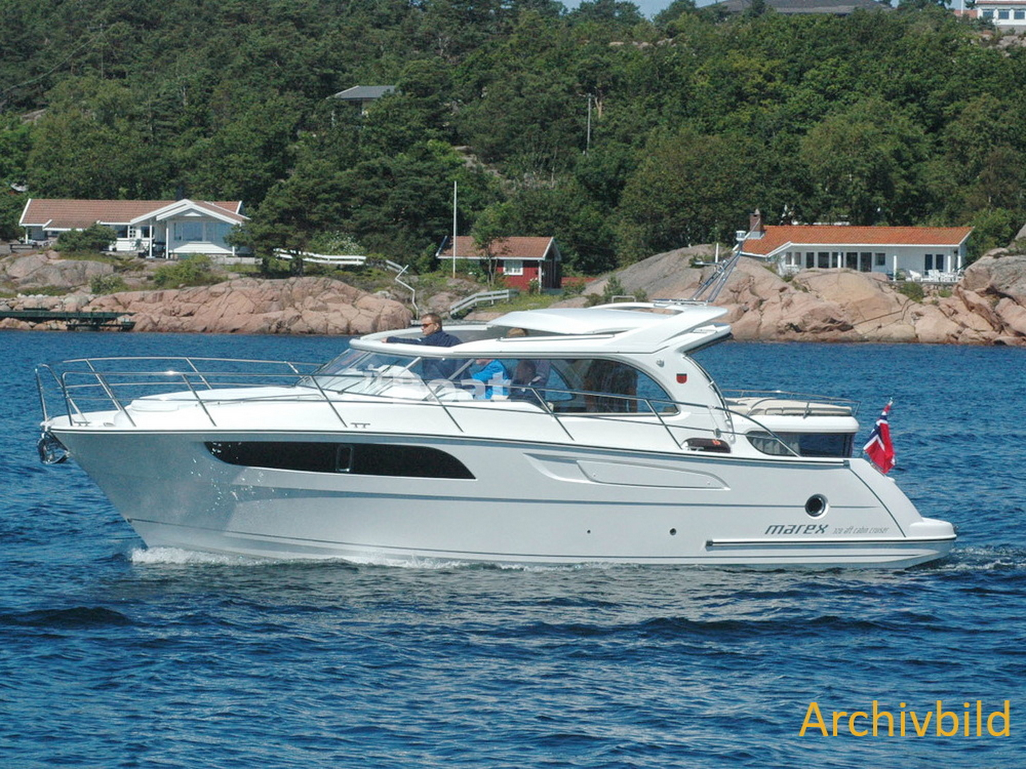 Marex 320 aft cabin cruiser Motoryacht kaufen - HW Bootcenter