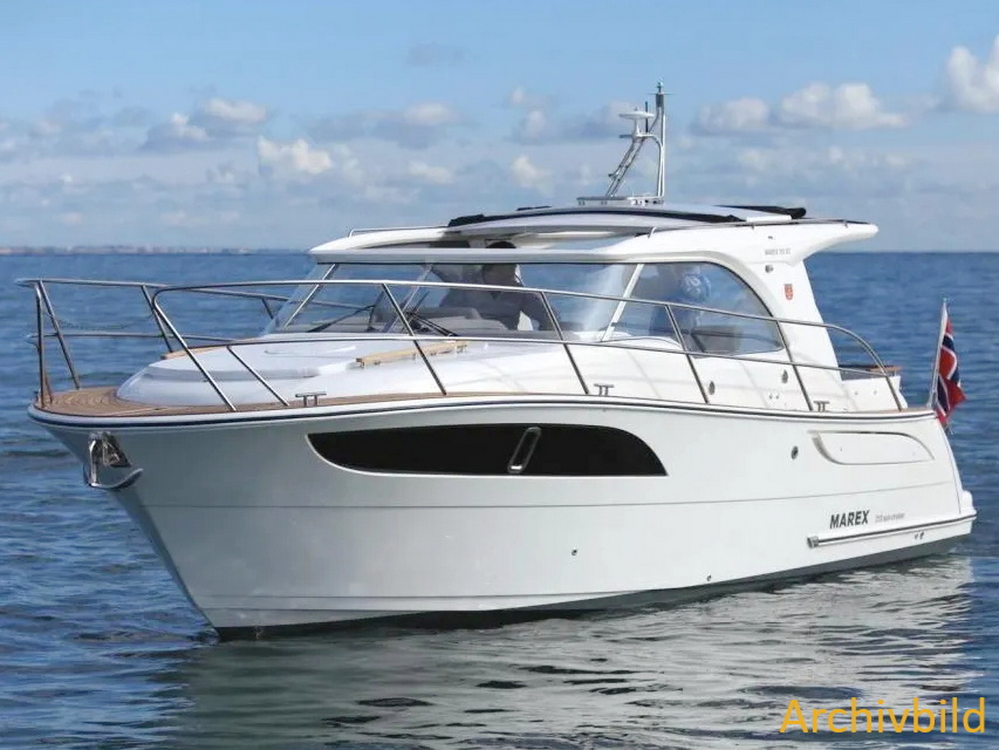 Marex 320 aft cabin cruiser Motoryacht kaufen - HW Bootcenter