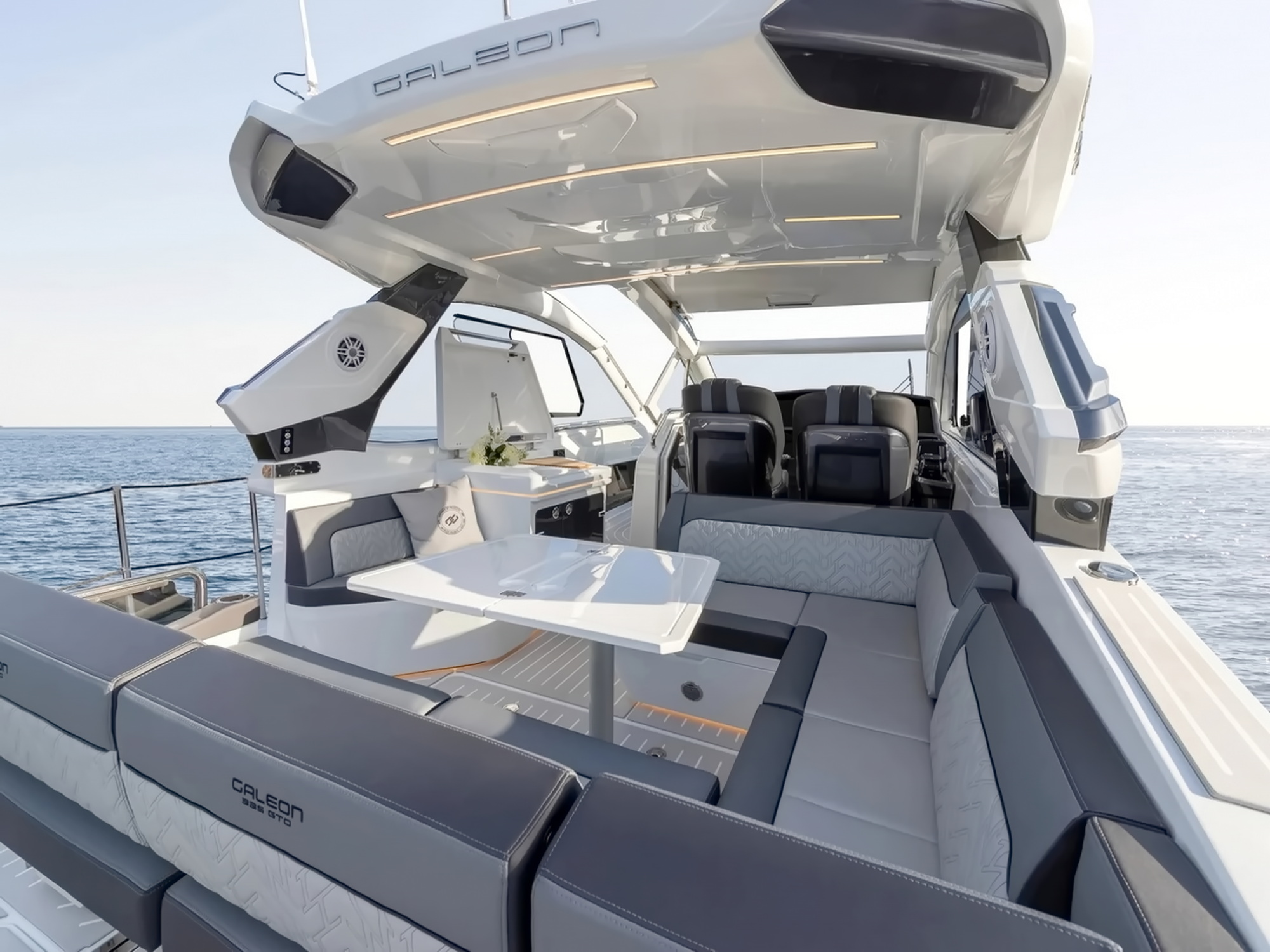 Galeon 335 GTO Motoryacht kaufen - HW Bootcenter