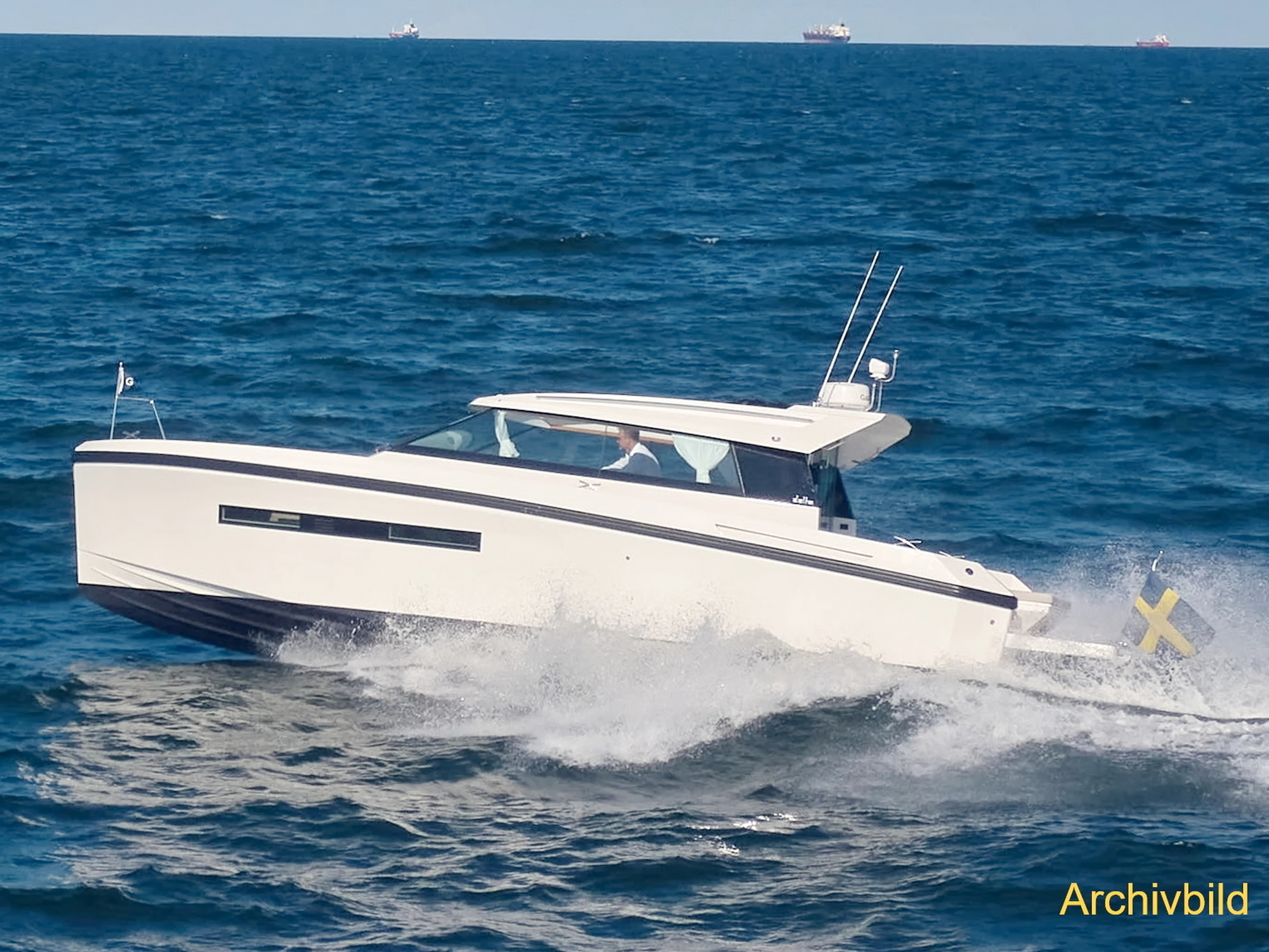 Delta 33 Coupe Motoryacht kaufen - HW Bootcenter