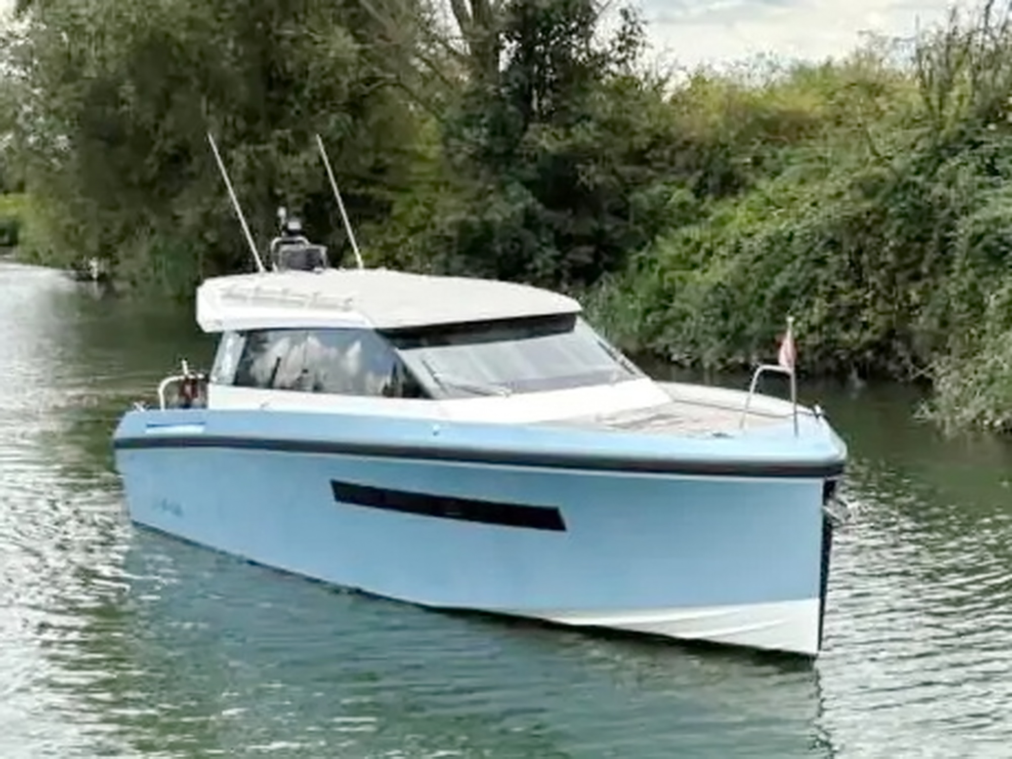 Delta 33 Coupe Motoryacht kaufen - HW Bootcenter
