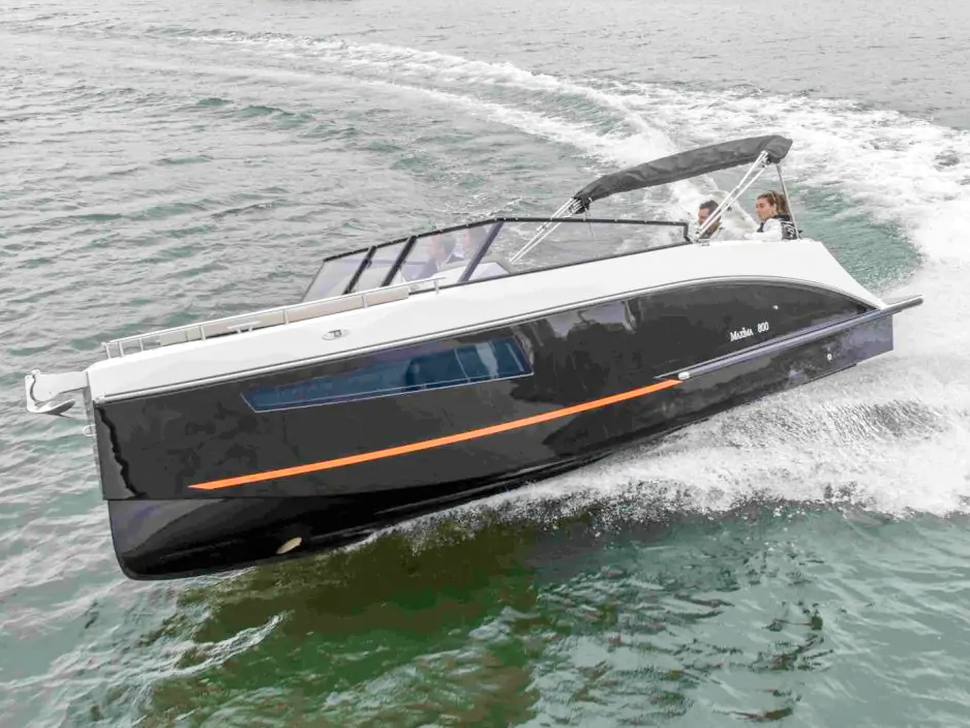 Maxima 800 Cabin Motoryacht kaufen - HW Bootcenter