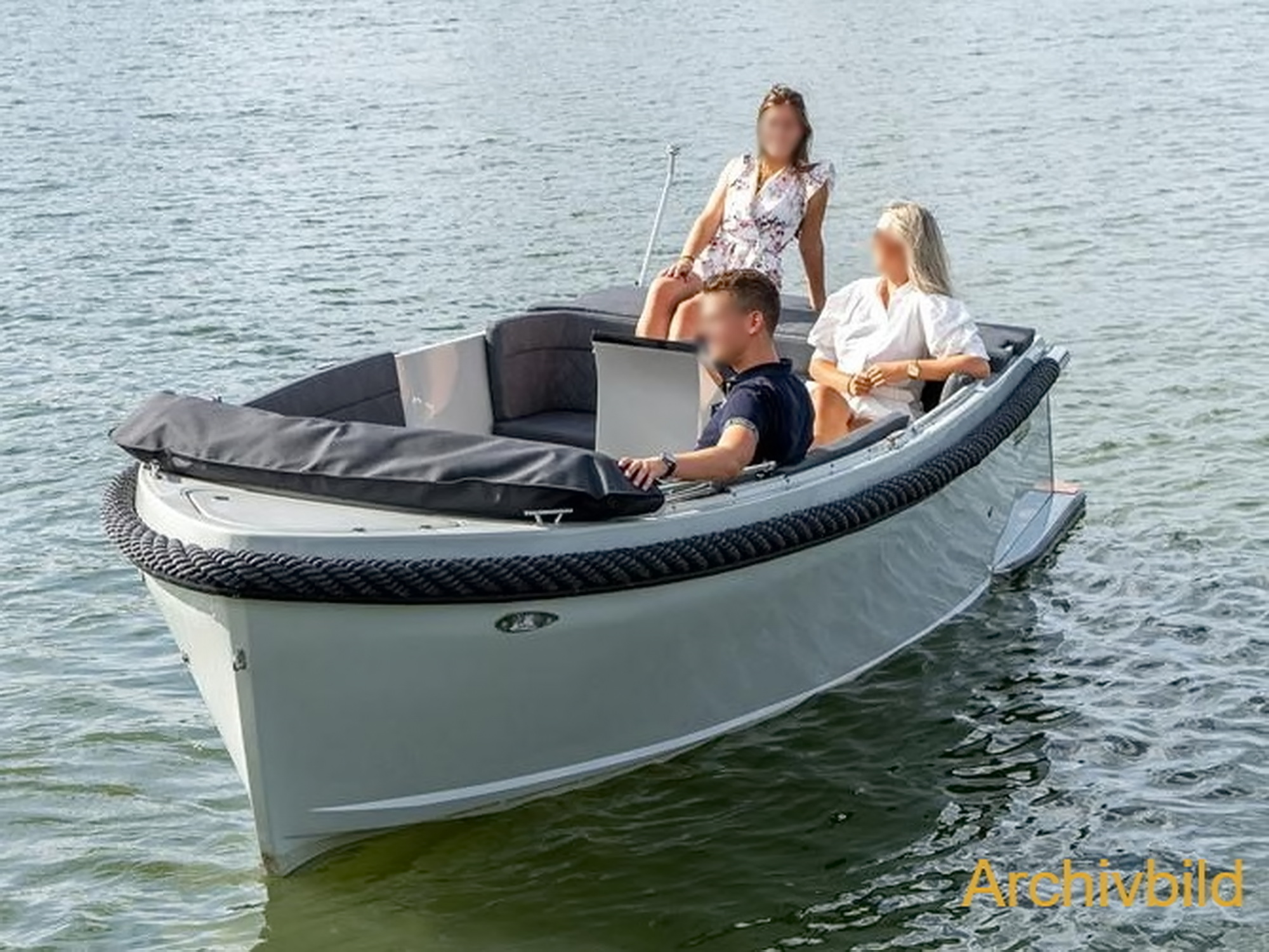 Maxima 600 Cabin Motoryacht kaufen - HW Bootcenter