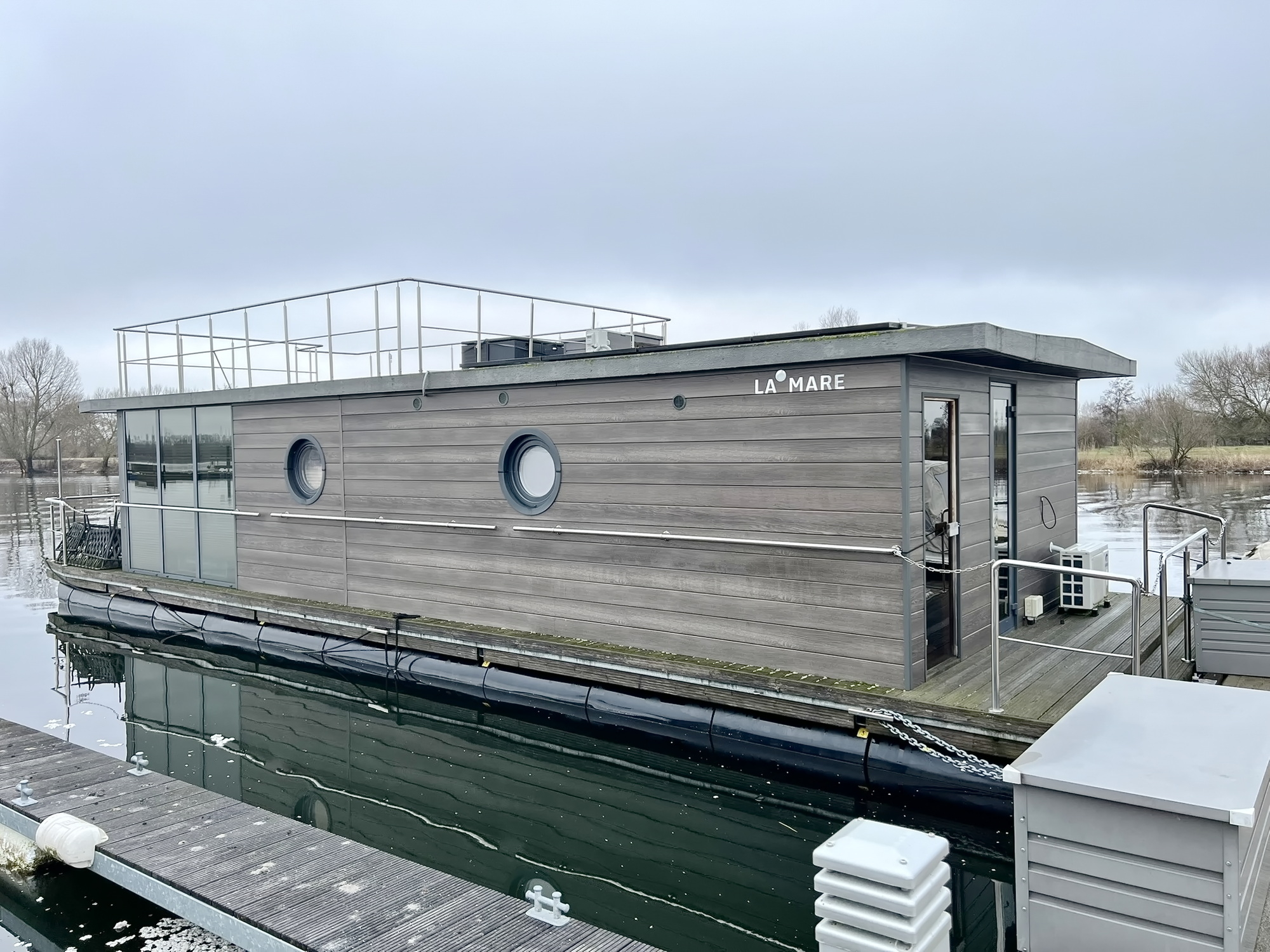 La Mare Apart XXL Motoryacht kaufen - HW Bootcenter