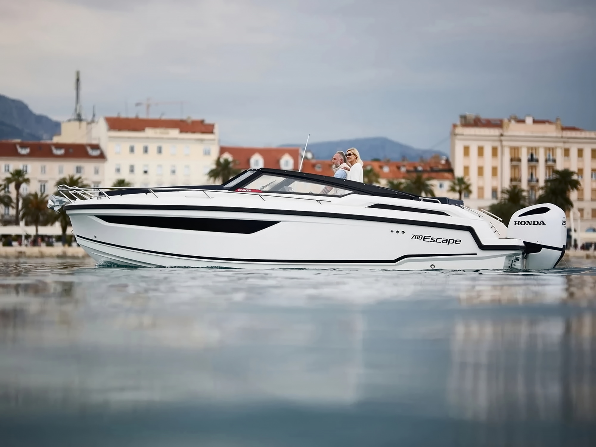 Parker 780 Escape Motoryacht kaufen - HW Bootcenter