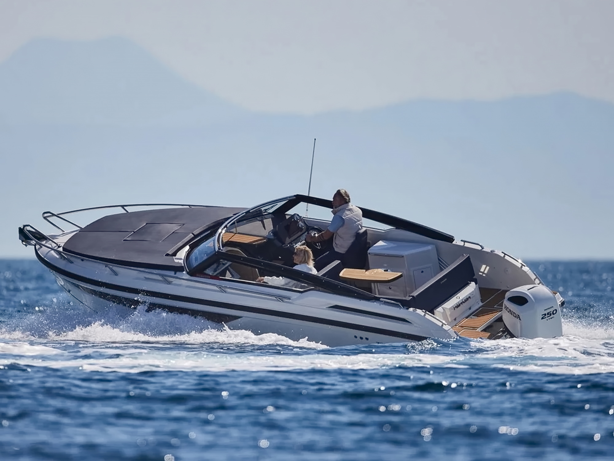 Parker 780 Escape Motoryacht kaufen - HW Bootcenter