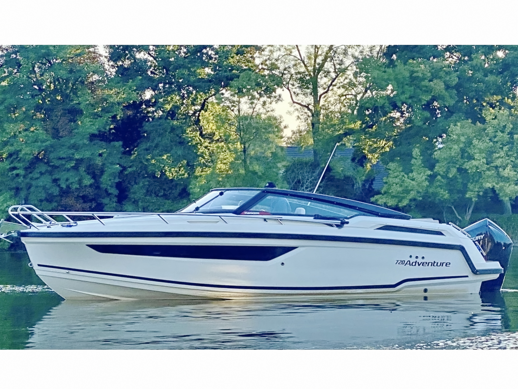 Parker 720 Adventure Motoryacht kaufen - HW Bootcenter