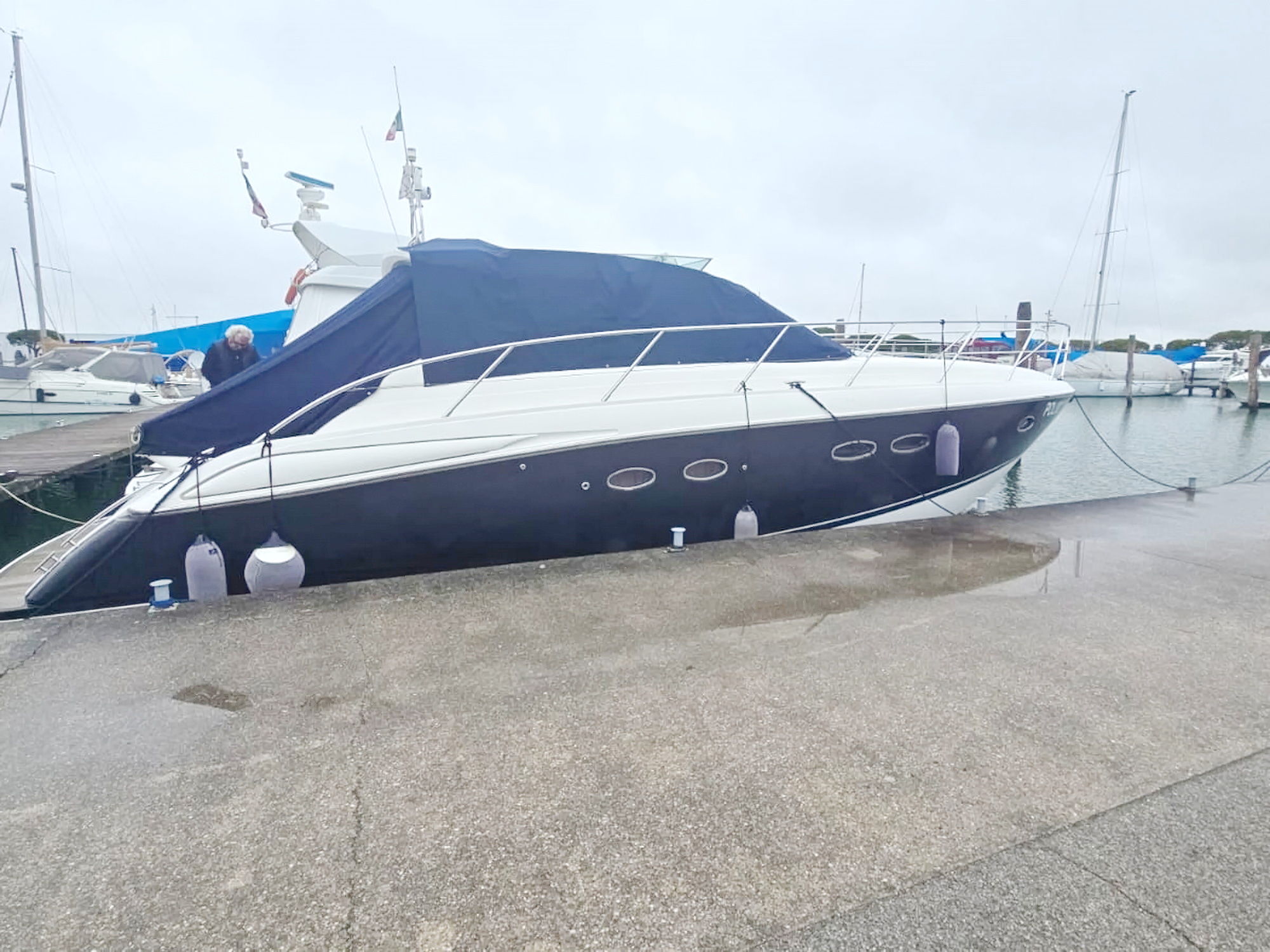 Princess V45 Motoryacht kaufen - HW Bootcenter